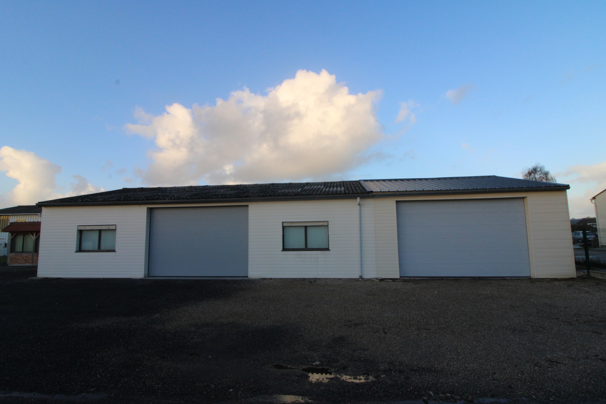 INVESTISSEMENT LOCATIF : Bâtiment Industriel Loué