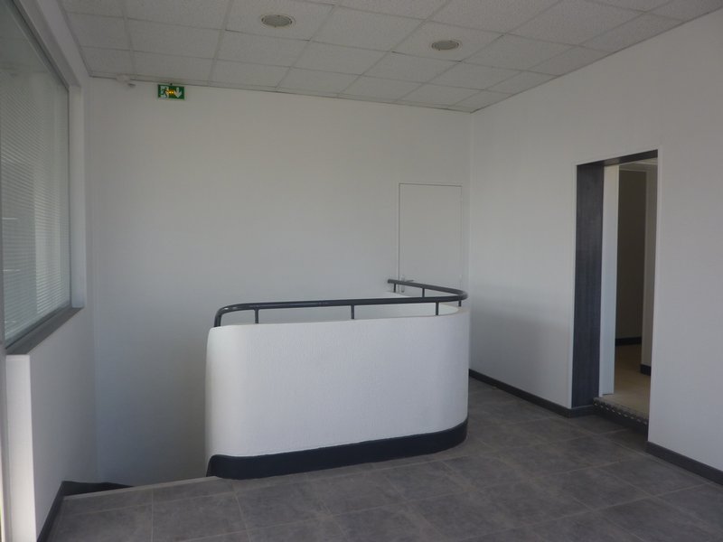 LOCAL COMMERCIAL OU PROFESSIONNEL AVEC PARKING
