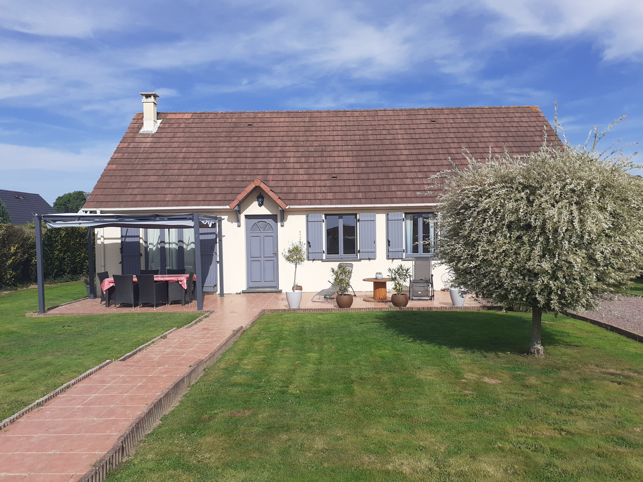 PAVILLON DE PLAIN PIED TRES SOIGNE  - ENTRE OFFRANVILLE ET L