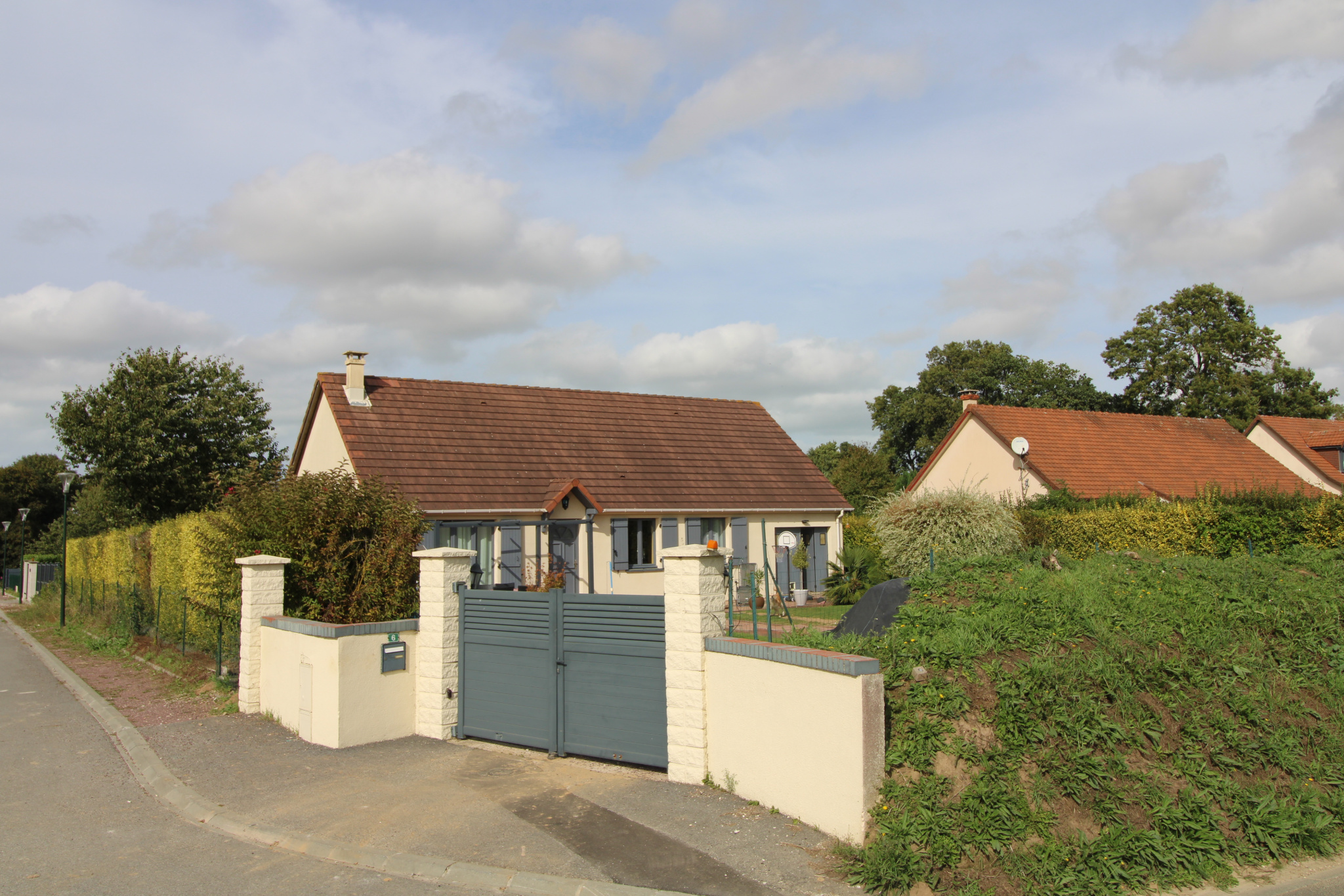 PAVILLON DE PLAIN PIED TRES SOIGNE  - ENTRE OFFRANVILLE ET L