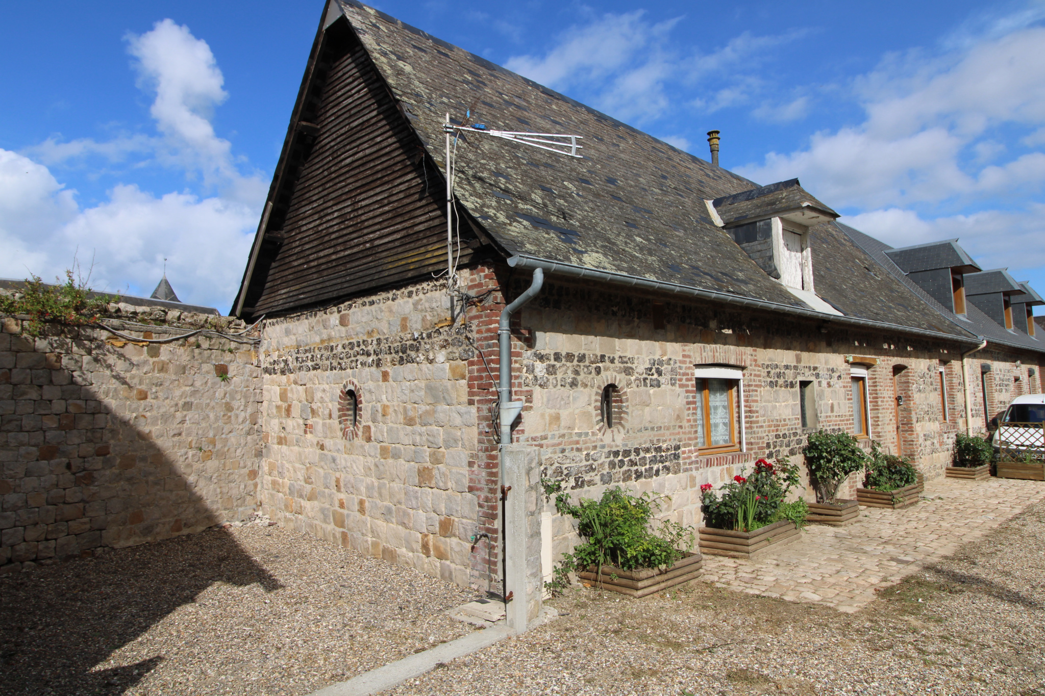 VILLAGE DE BORD DE MER, MAISON ANCIENNE A RENOVER