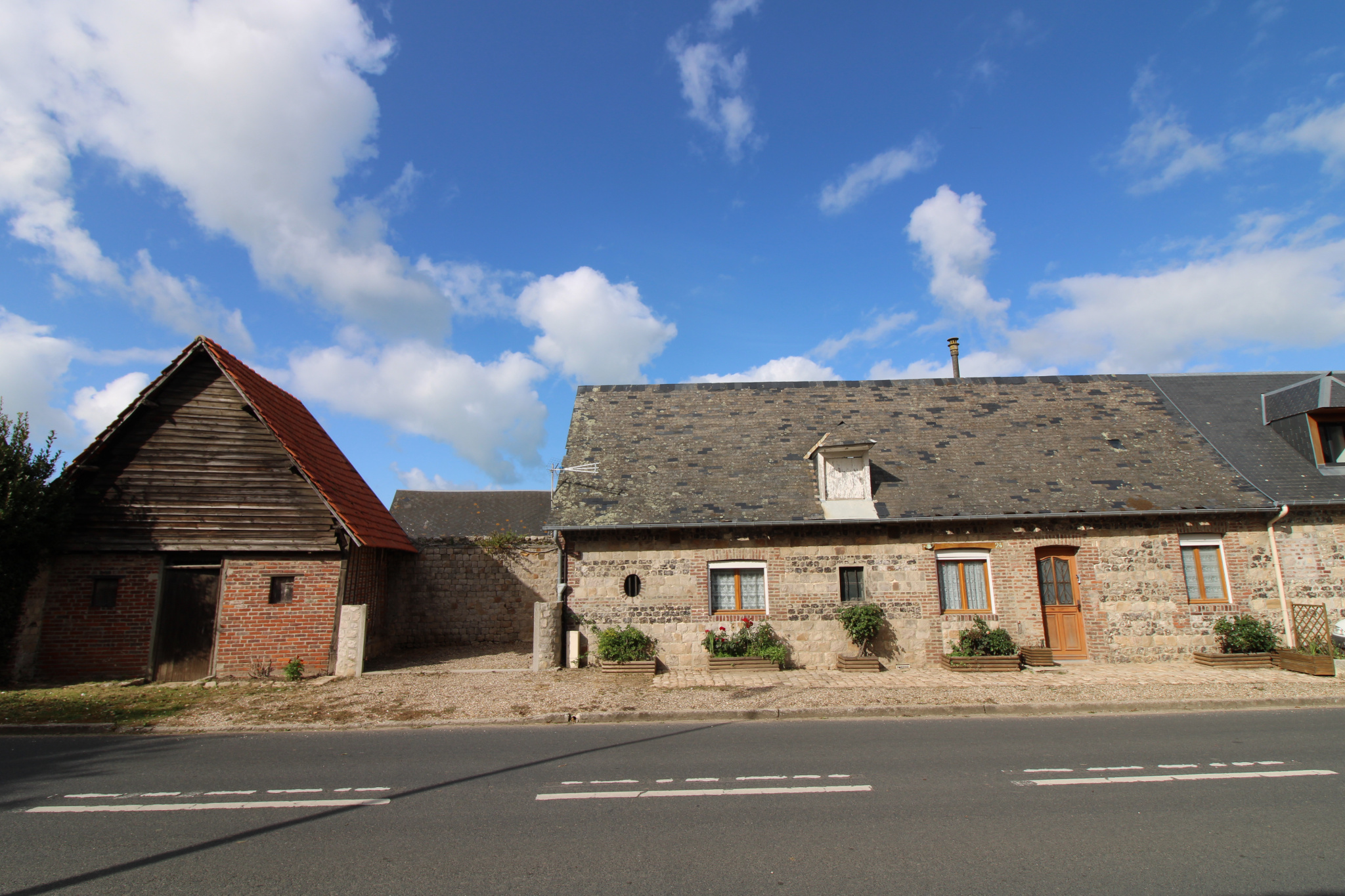 VILLAGE DE BORD DE MER, MAISON ANCIENNE A RENOVER