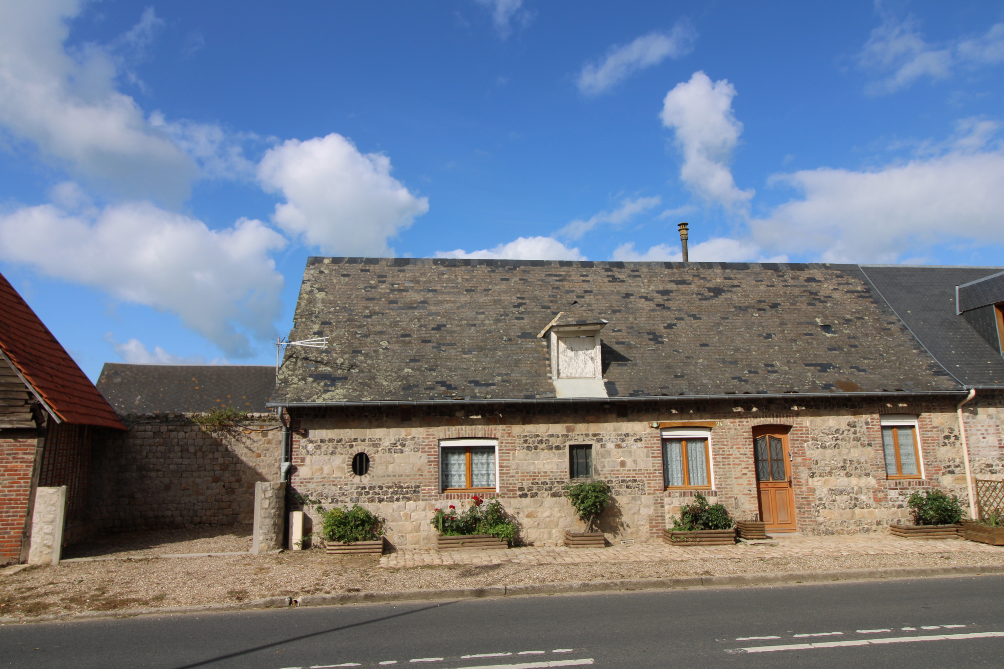 VILLAGE DE BORD DE MER, MAISON ANCIENNE A RENOVER
