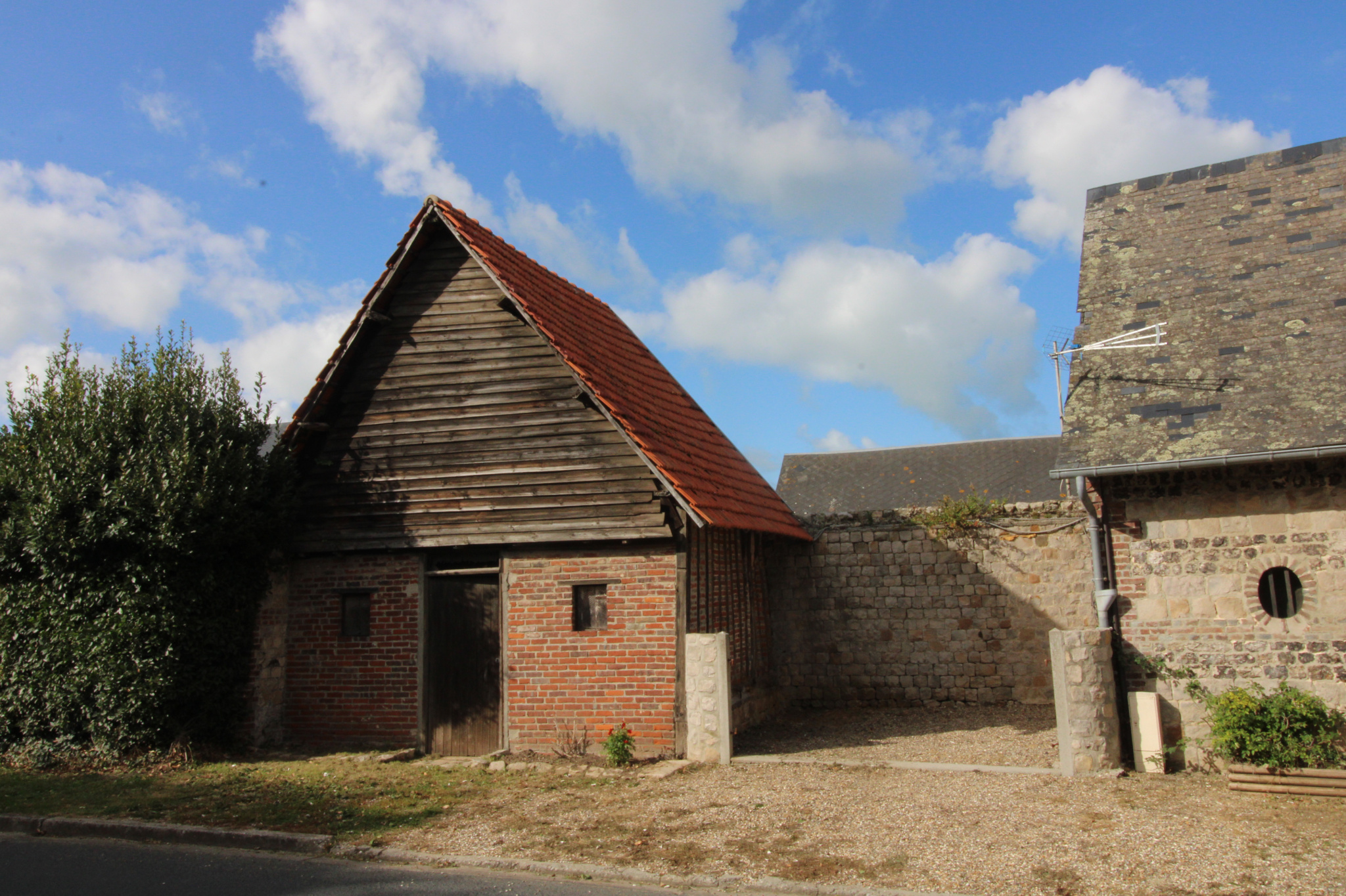 VILLAGE DE BORD DE MER, MAISON ANCIENNE A RENOVER