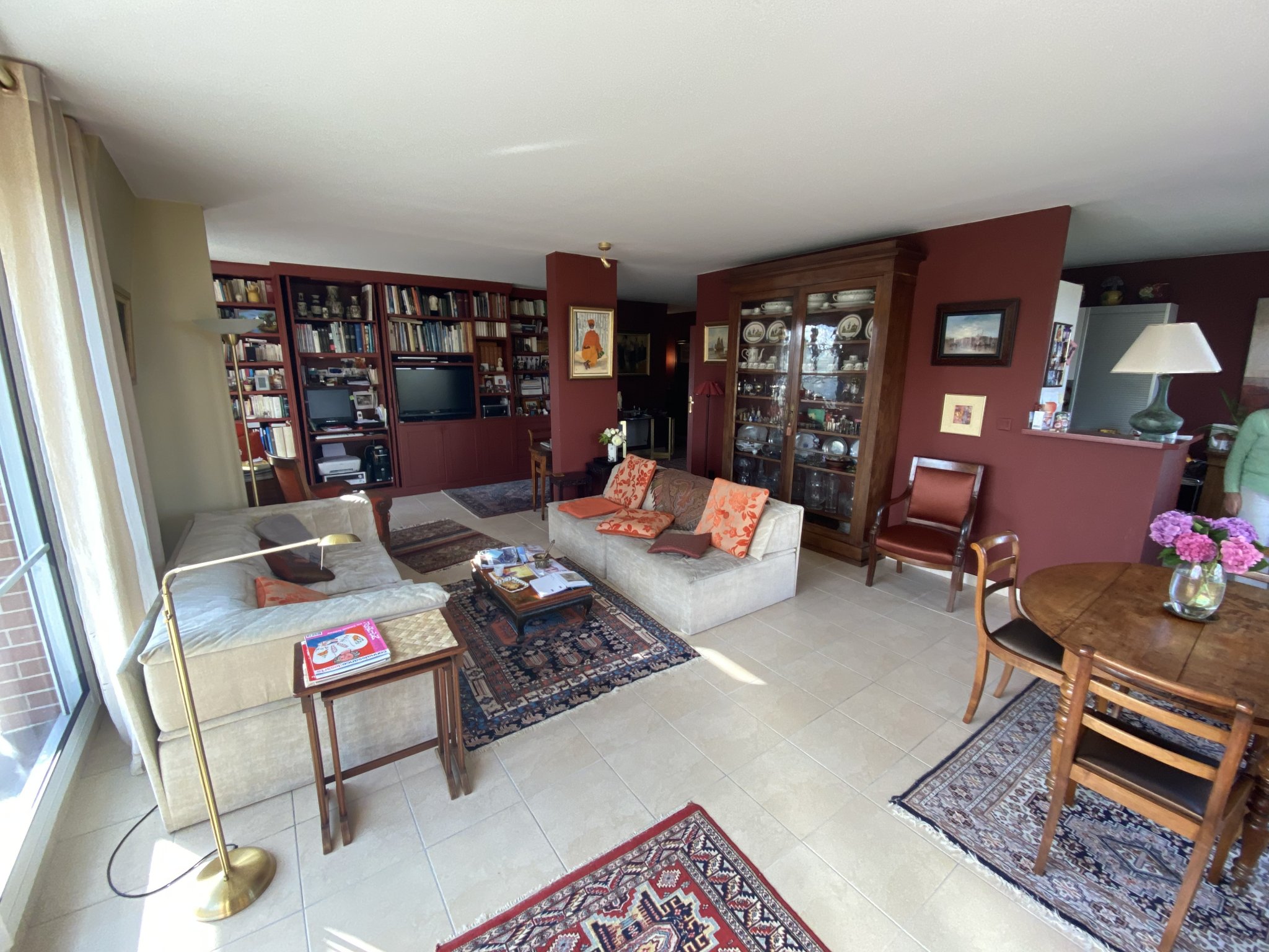 APPARTEMENT F4 ~124 m2  DANS UNE RESIDENCE AVEC ASCENSEUR A