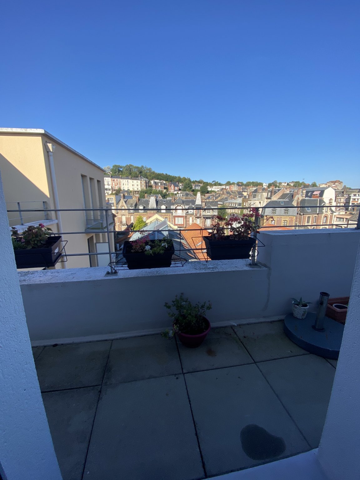 APPARTEMENT AVEC ASCENSEUR ET TERRASSE
