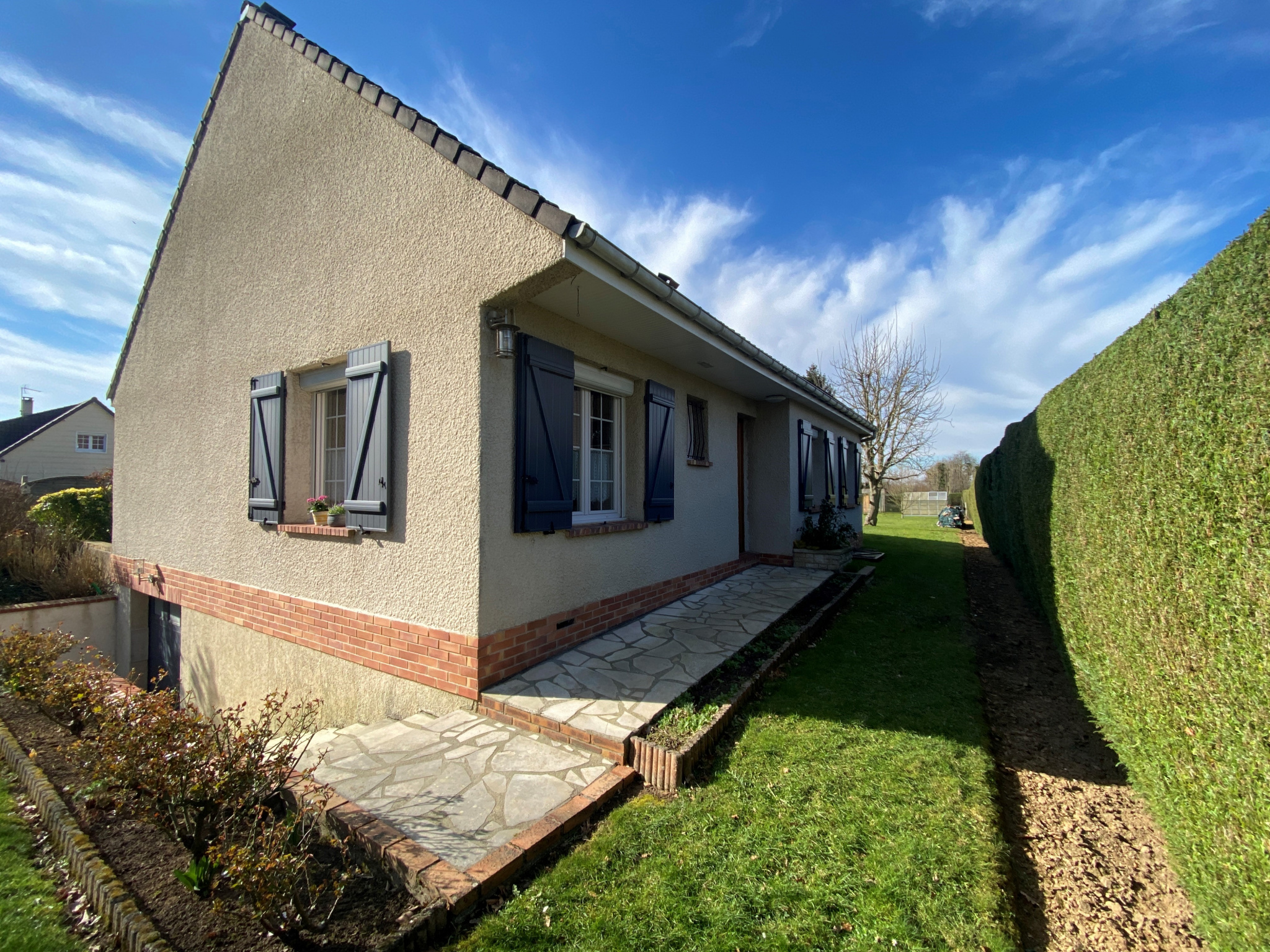 SORTIE DE DIEPPE: Maison de plain pied avec superbe véranda