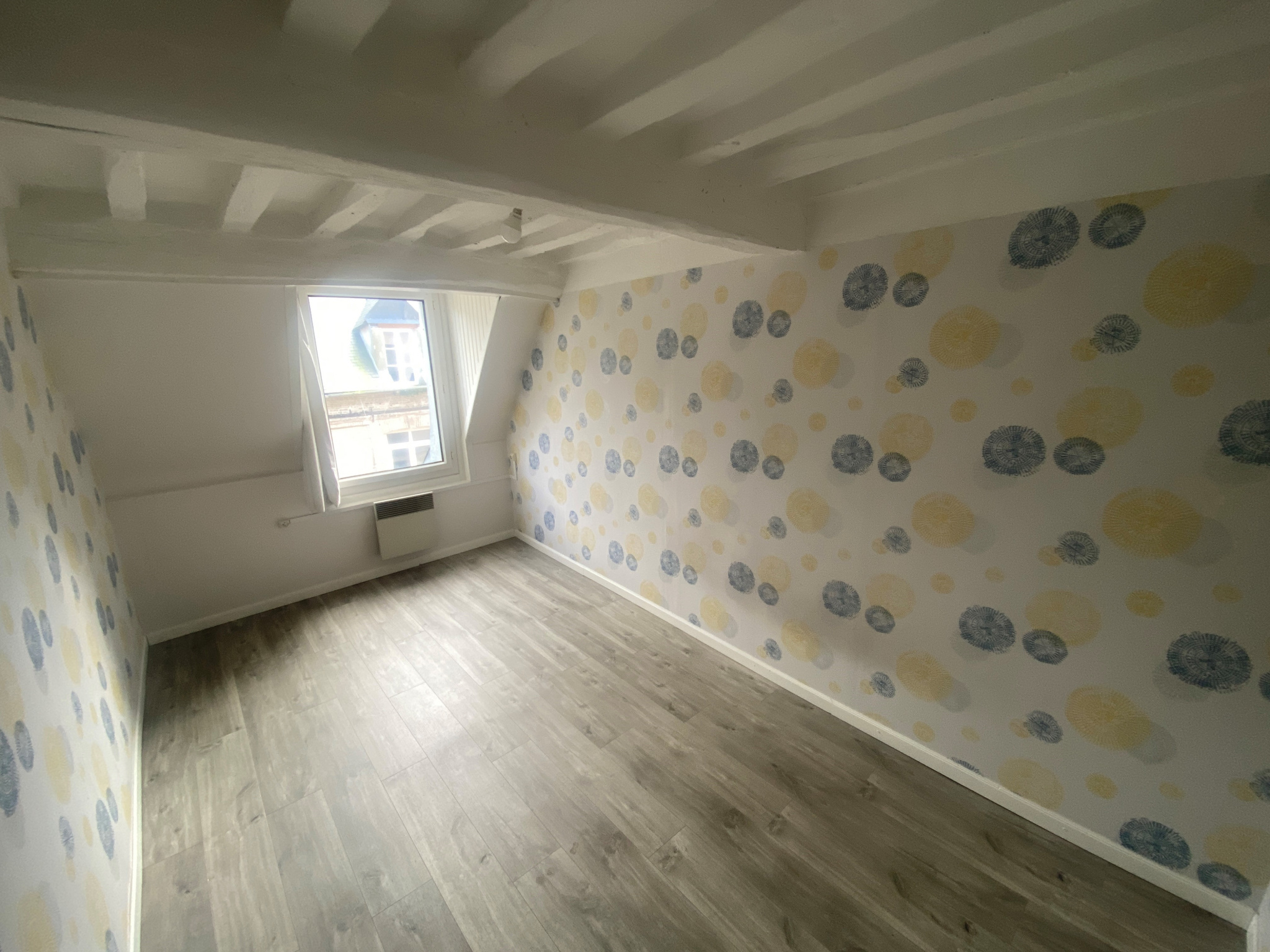 EXCLUSIVITE DIEPPE CENTRE: Appartement de type F2 exposé ple