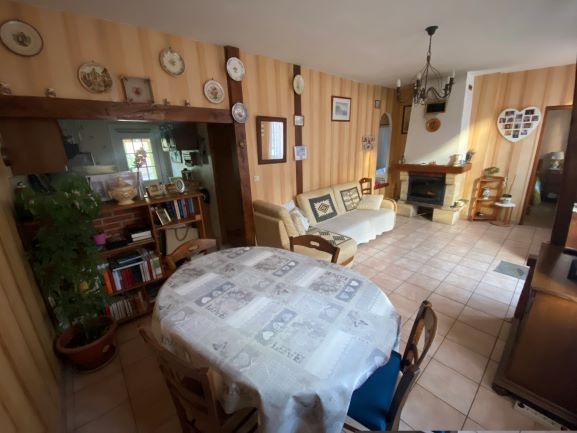 CENTRE BOURG ENVERMEU: Maison proche tous commerces