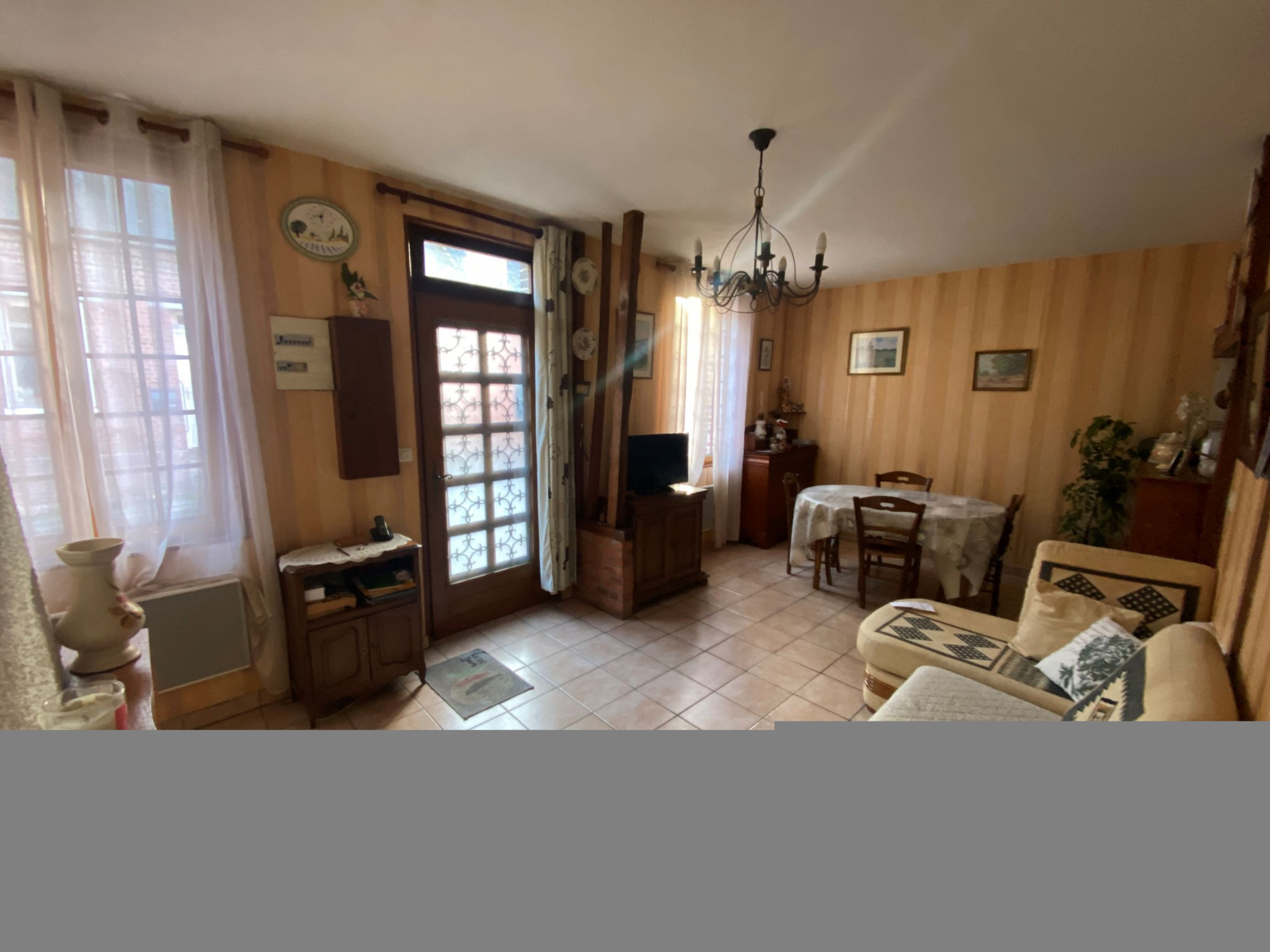 CENTRE BOURG ENVERMEU: Maison proche tous commerces
