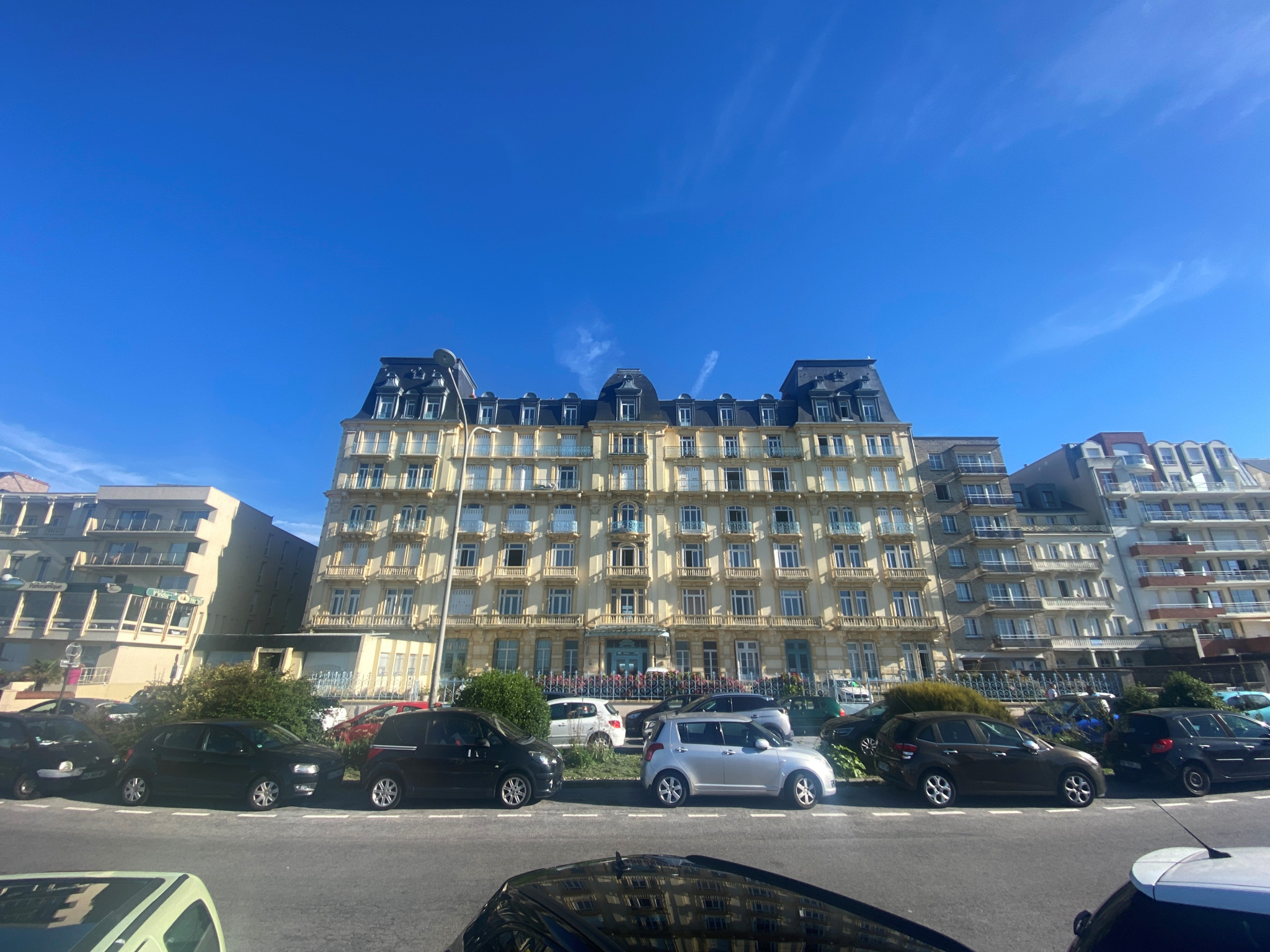 DIEPPE FRONT DE MER: SUPERBE APPARTEMENT AVEC VUE EXCEPTIONN
