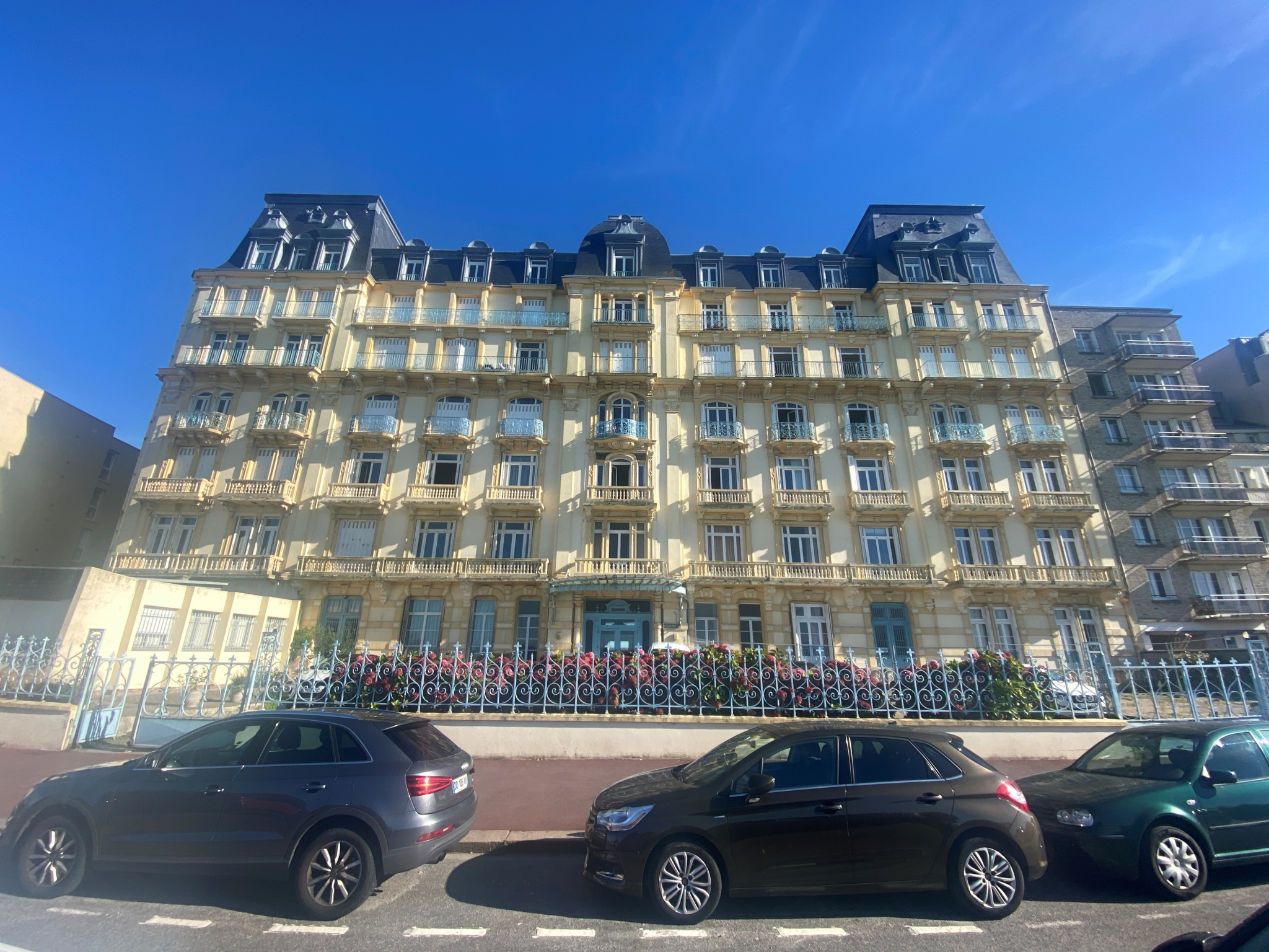 DIEPPE FRONT DE MER: SUPERBE APPARTEMENT AVEC VUE EXCEPTIONN