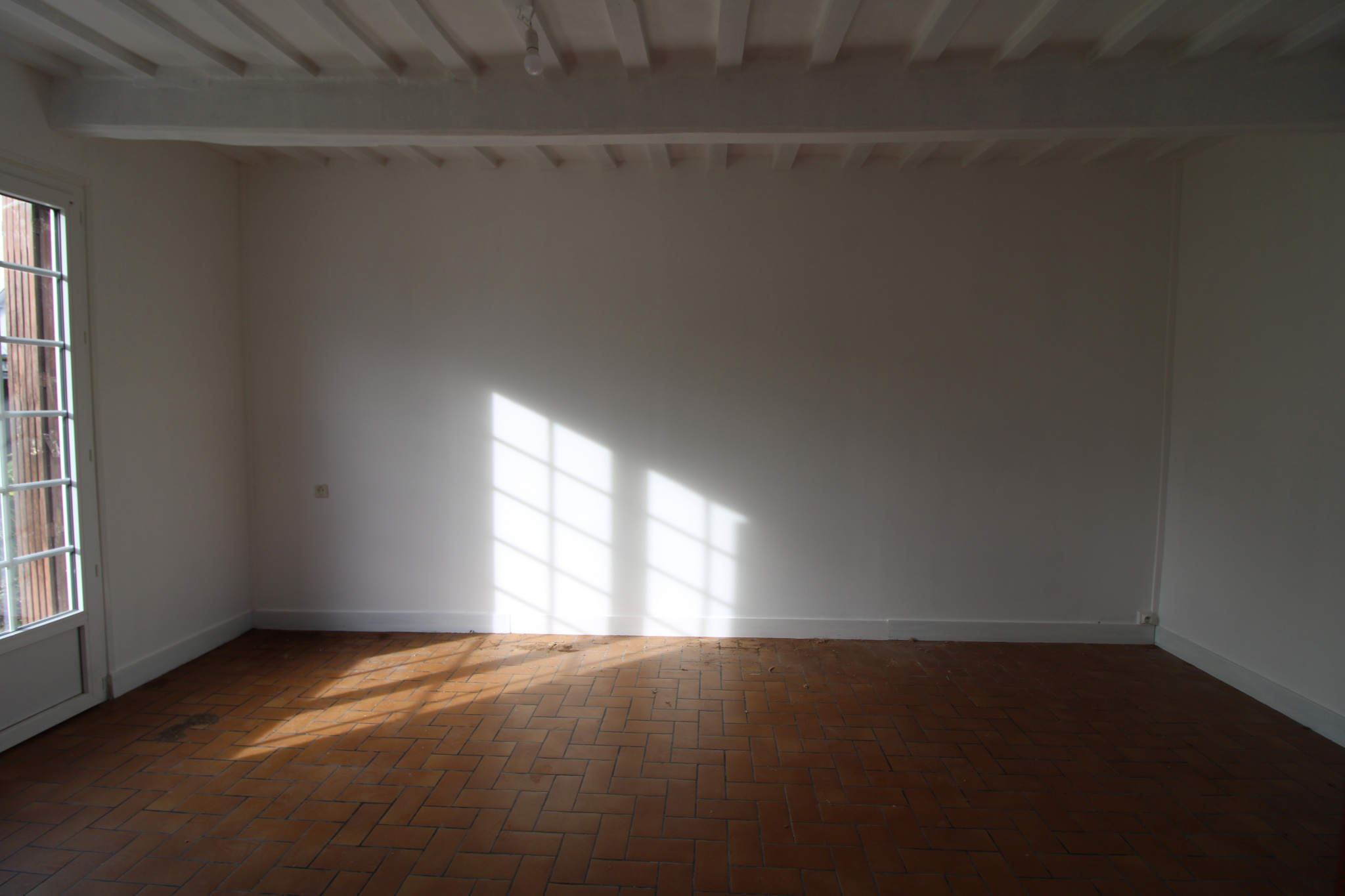 Exclusivité : Plein centre du bourg tous commerces de LUNERA