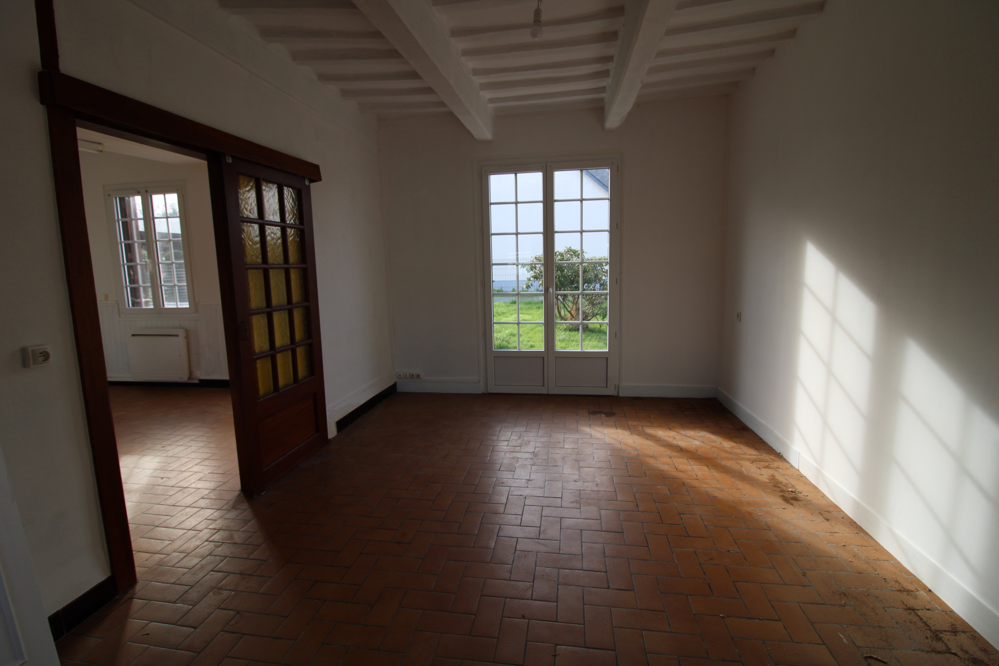 Exclusivité : Plein centre du bourg tous commerces de LUNERA