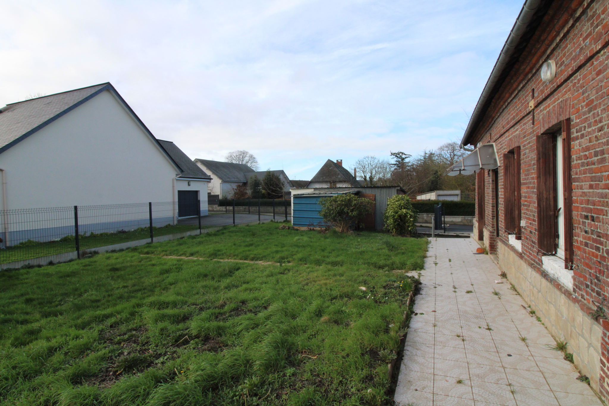 Exclusivité : Plein centre du bourg tous commerces de LUNERA