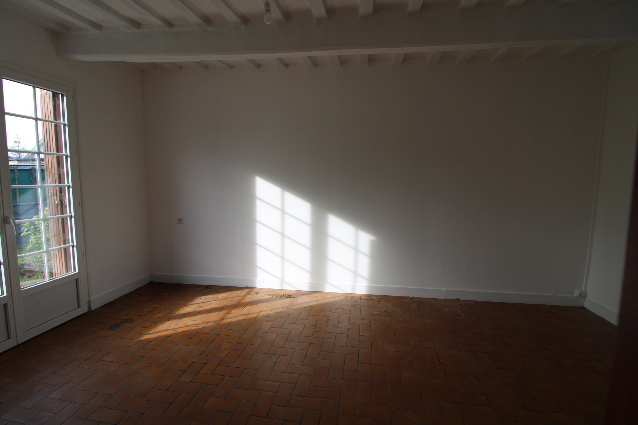 Exclusivité : Plein centre du bourg tous commerces de LUNERA