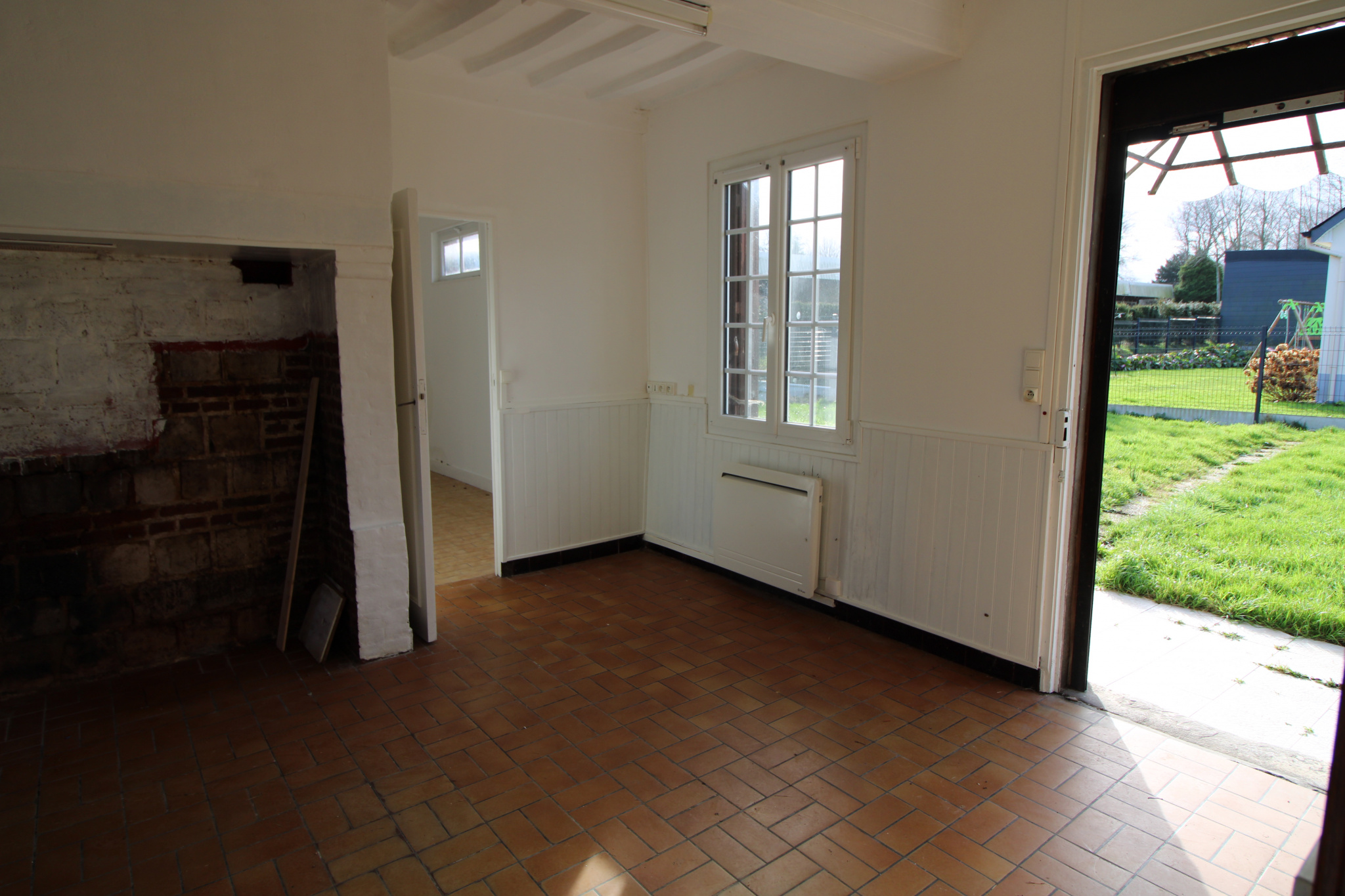 Exclusivité : Plein centre du bourg tous commerces de LUNERA