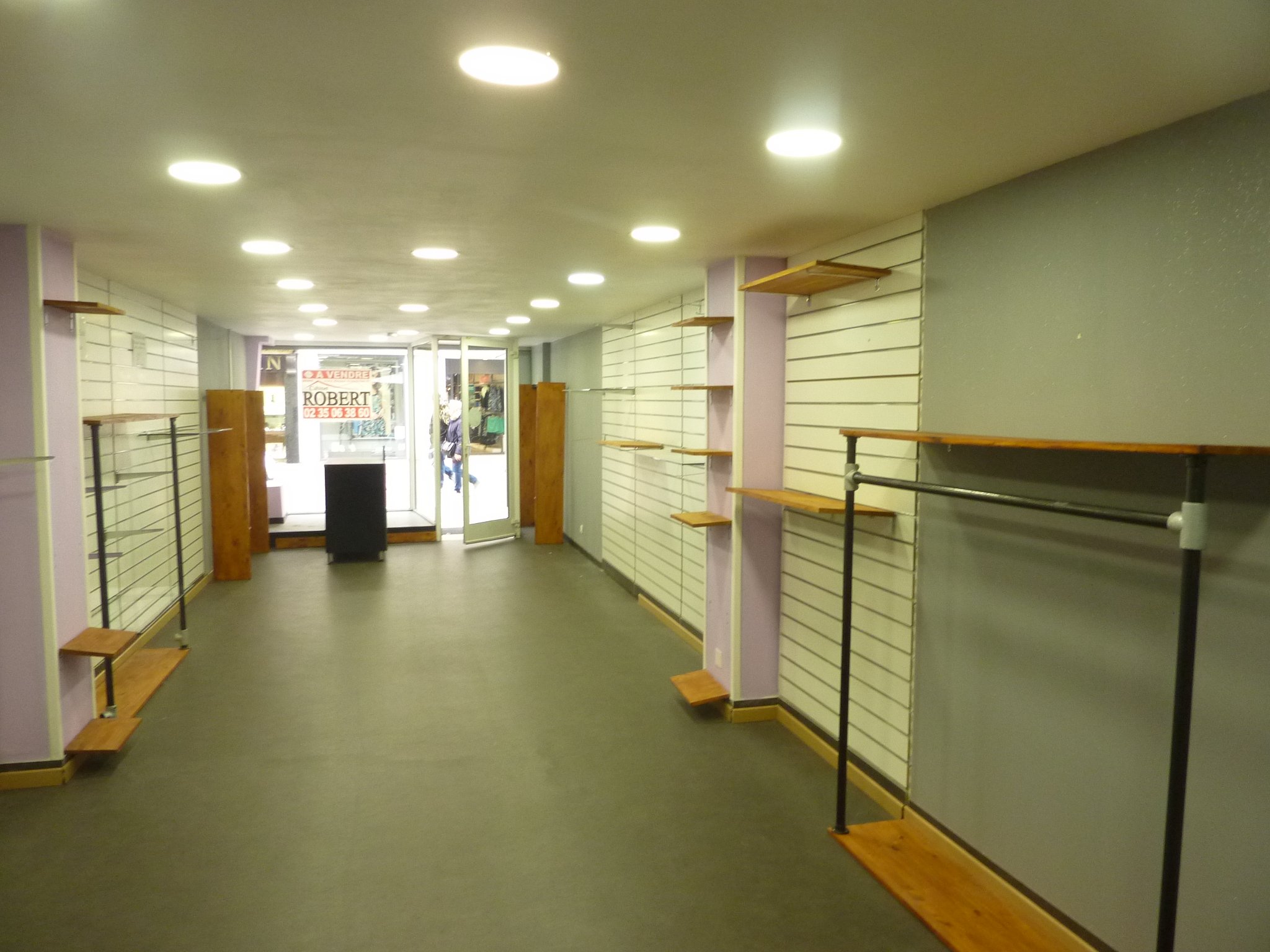 LOCAL COMMERCIAL EMPLACEMENT No1 GRANDE RUE DIEPPE