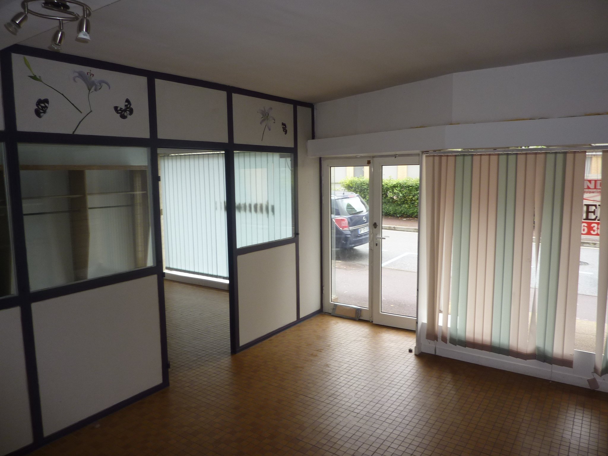 LOCAL COMMERCIAL JANVAL RUE COMMERCANTE