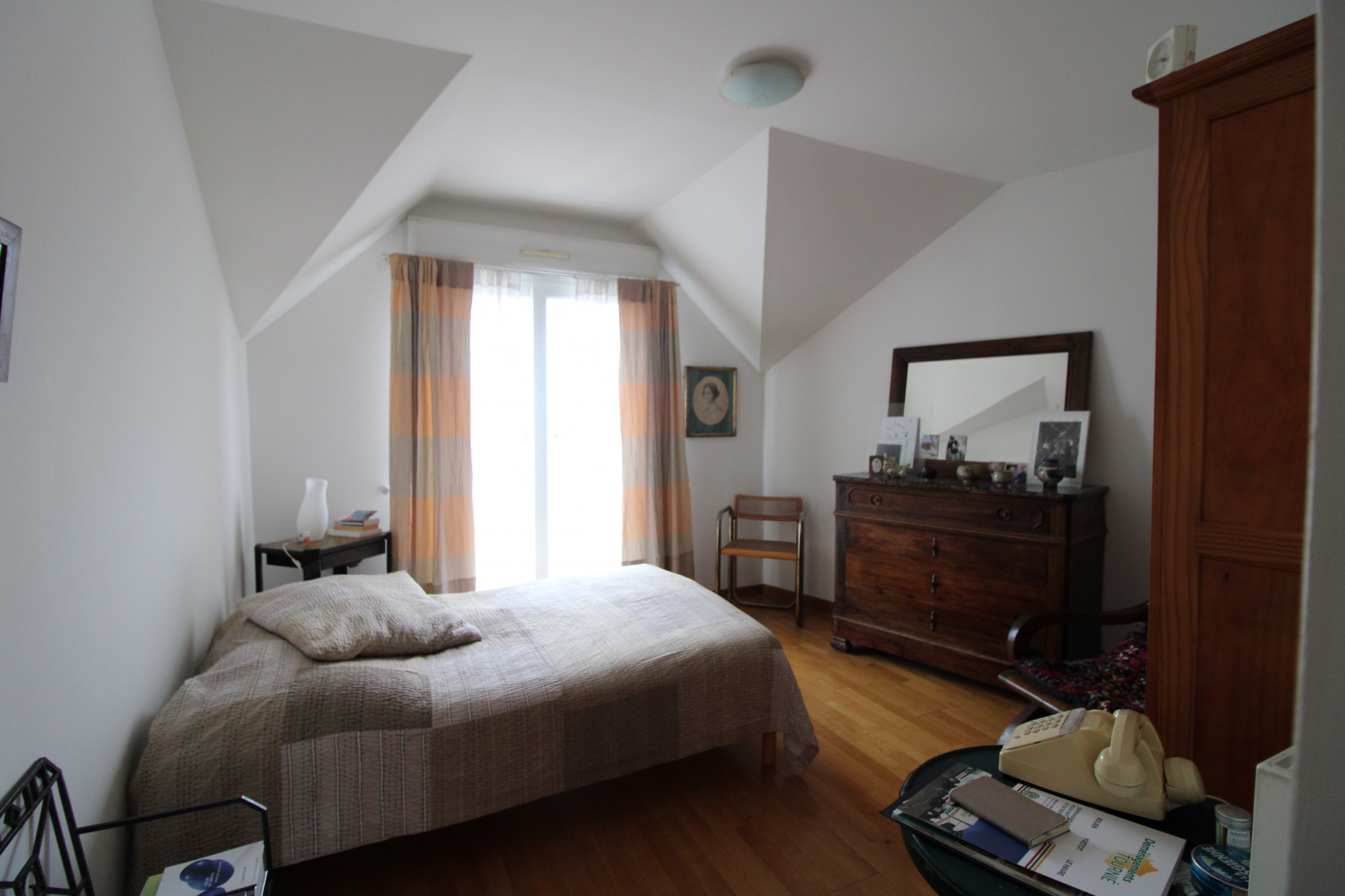 EN PLEIN COEUR DE LUNERAY APPARTEMENT DANS RÉSIDENCE SÉCURIS