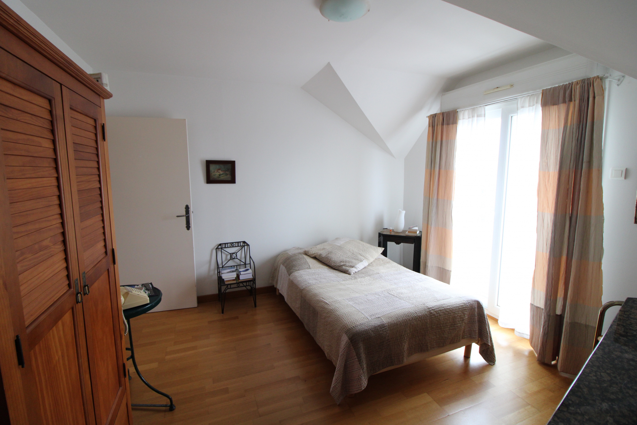 EN PLEIN COEUR DE LUNERAY APPARTEMENT DANS RÉSIDENCE SÉCURIS