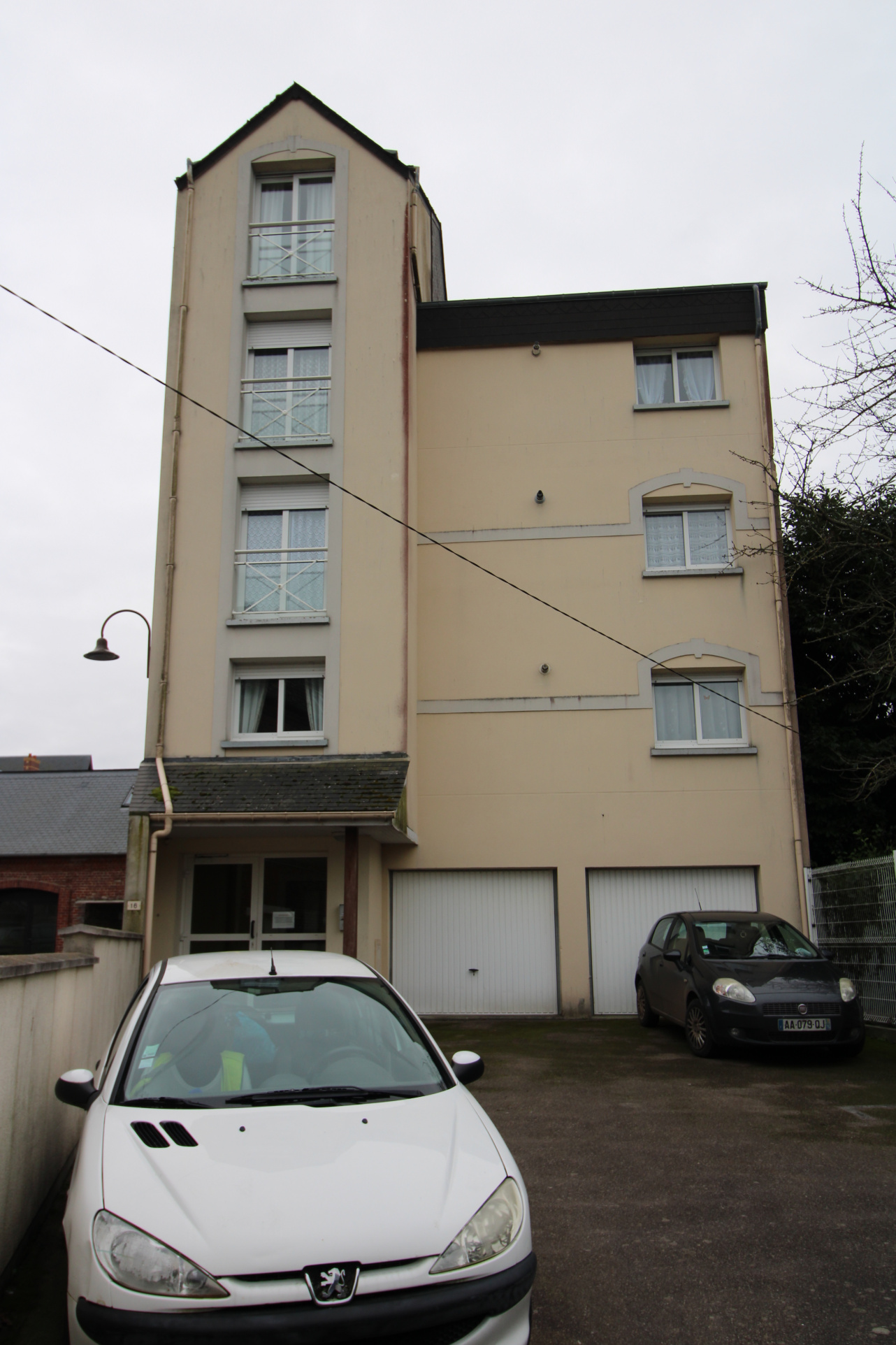 EN PLEIN COEUR DE LUNERAY APPARTEMENT DANS RÉSIDENCE SÉCURIS
