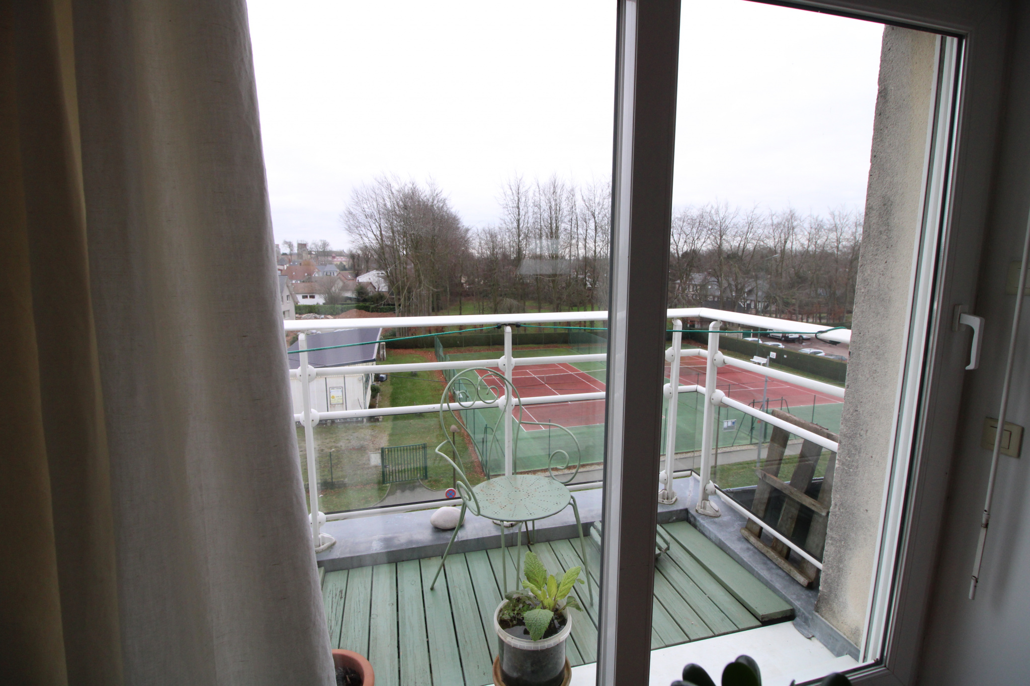 EN PLEIN COEUR DE LUNERAY APPARTEMENT DANS RÉSIDENCE SÉCURIS