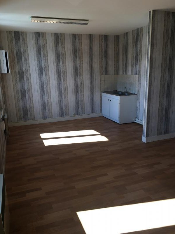 A LOUER LUNERAY CENTRE JOLI APPARTEMENT DE TYPE F2 A LOUER LUNERAY CENTRE JOLI APPARTEMENT DE TYPE F2