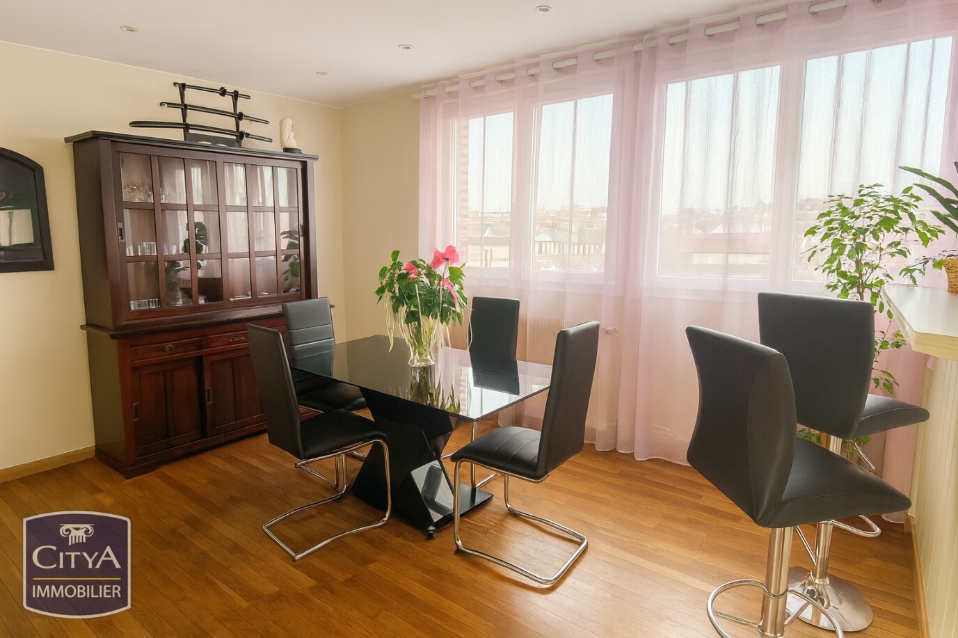 Appartement à vendre • 3 pièces • 2 chambres • 90m² • Dieppe Dieppe