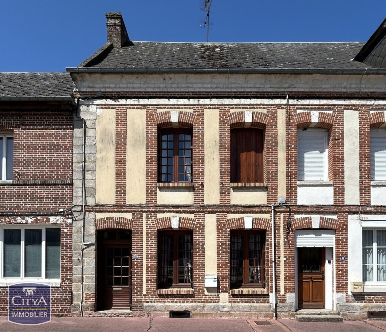 Maison avec terrain • 5 pièces • 4 chambres • 120m² • Saint-Laurent-en-Caux Saint-Laurent-en-Caux